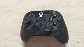 Mando Xbox One Camuflaje Negro