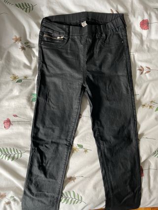 Pantalones negros efecto piel