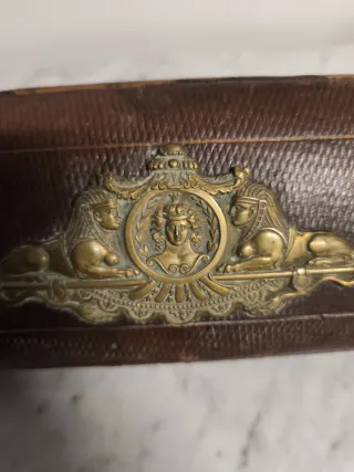 Antigua caja guantes francesa