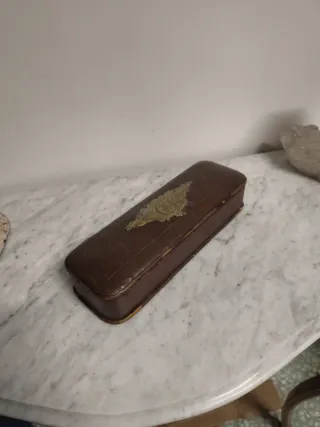 Antigua caja guantes francesa