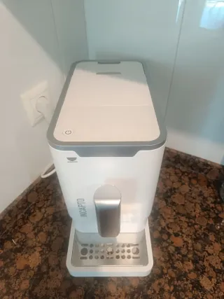 Cafetera Incapto Superautomática Blanca