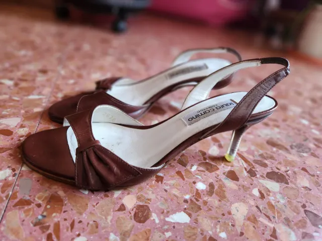 Zapatos de tacón Laura Camino marrones