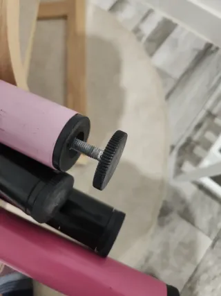 Patas de escritorio metálicas (negras y rosas)