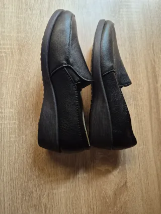 Mocasines negros mujer con cuña