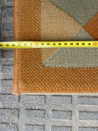 Alfombra preciosa rombos naranja y morado