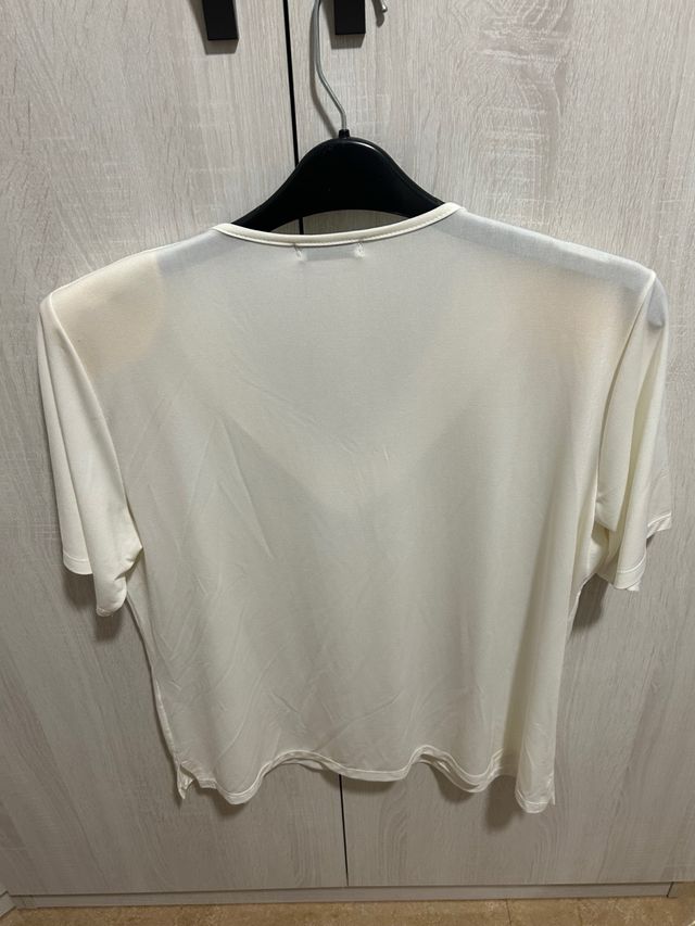 Camiseta By Figueroa blanca con pedrería