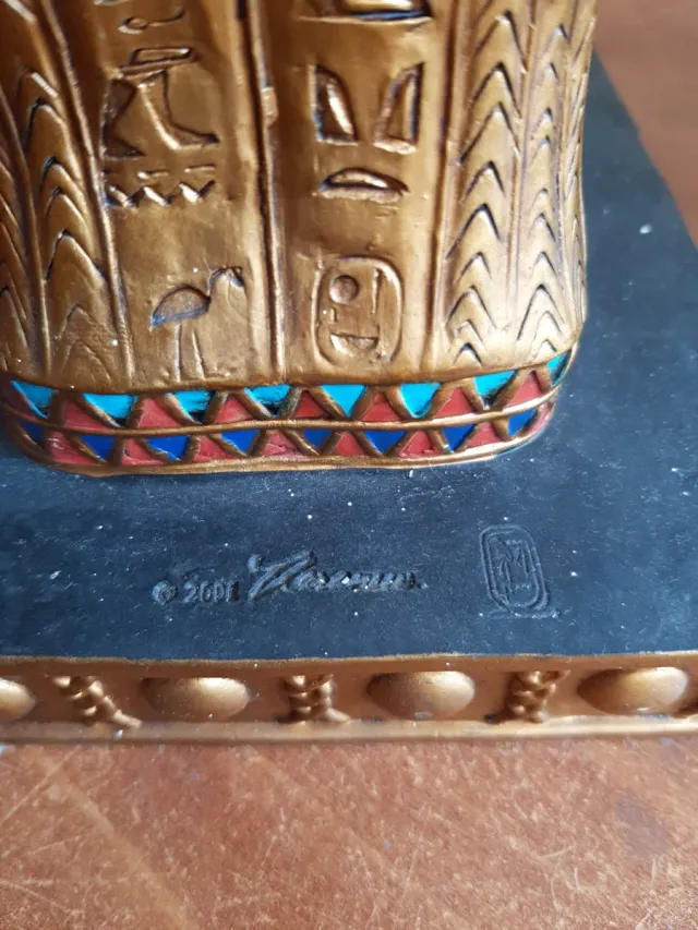 Figuras Egipcias: Tutankamón y Anubis