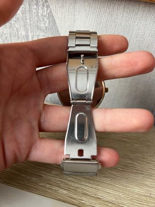 Reloj Marea Negro y Dorado