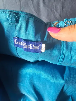 Vestido de fiesta azul con pedrería