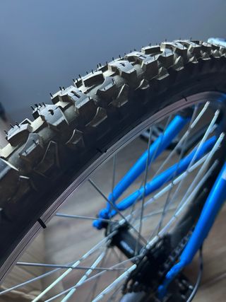 Bicicleta Montaña Azul y Negra. Es nueva.