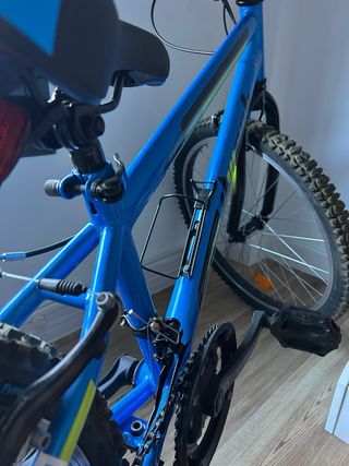 Bicicleta Montaña Azul y Negra. Es nueva.
