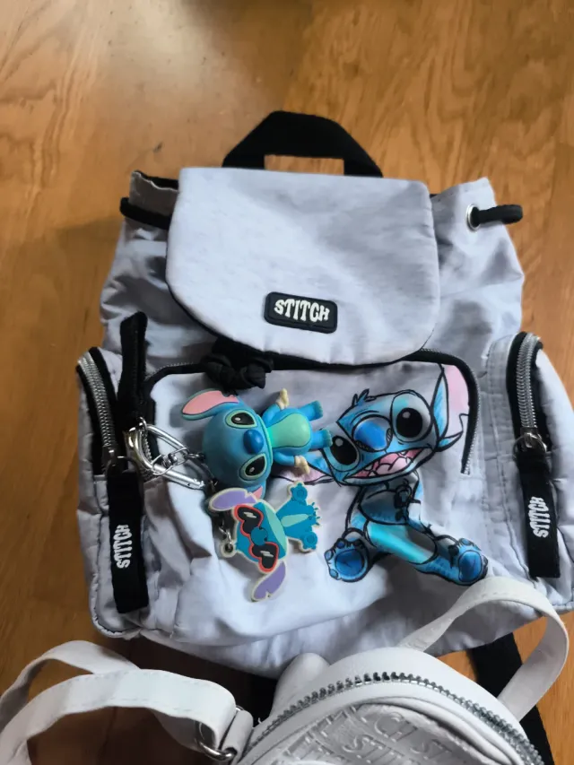 Lote Mochila y Bolso Pequeño Stitch