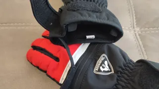 Guantes de esquí Rossignol negros y rojos