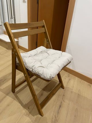 Mesa de terraza con 4 sillas de madera