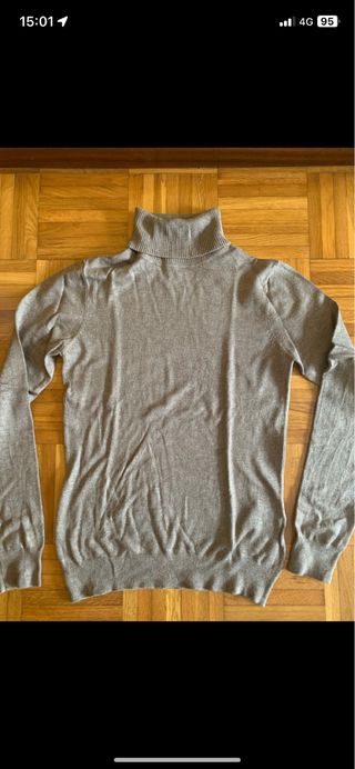 Jersey cuello alto marrón