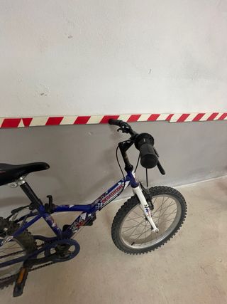 Bicicleta infantil Decathlon azul