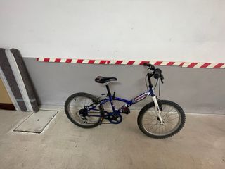 Bicicleta infantil Decathlon azul