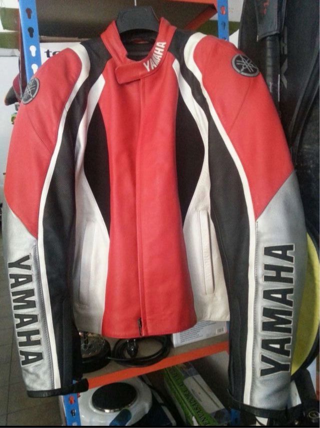 Cazadora Piel Yamaha Original Roja y Negra