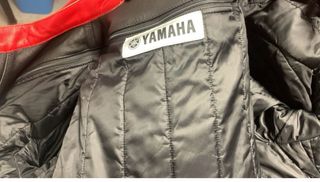 Cazadora YAMAHA piel, Roja, Negra, Blanca y Gris.