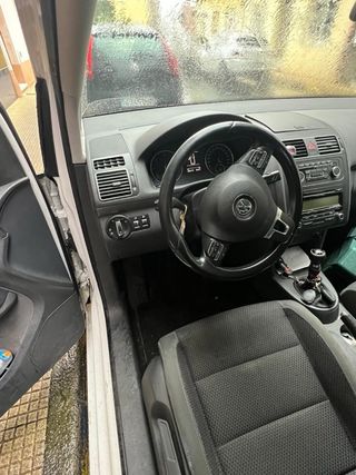 Volkswagen Touran 2012