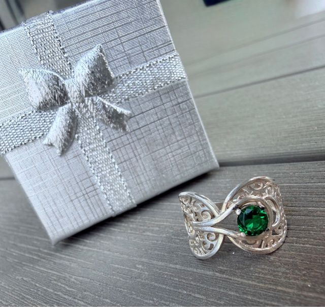 Anel de Prata 925 com Zircônia Verde