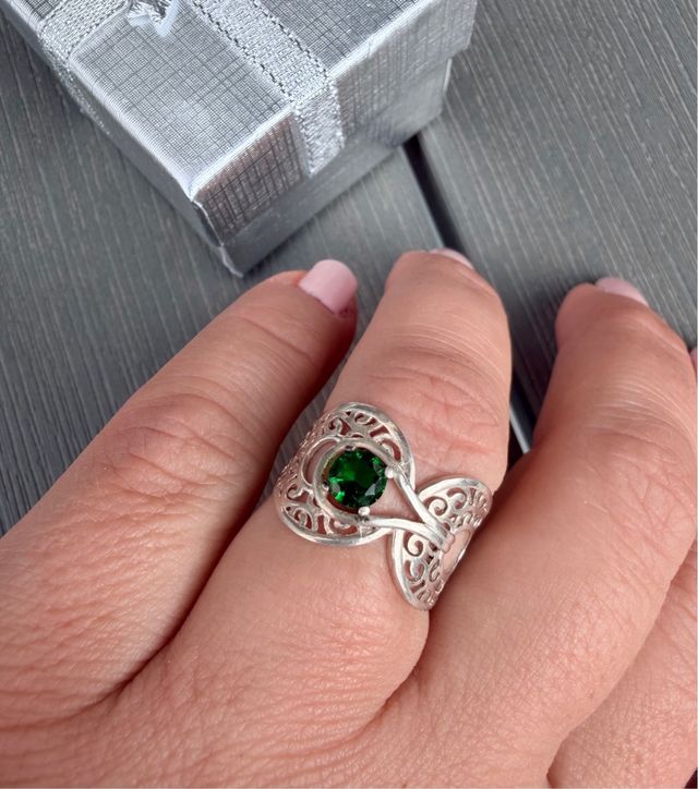 Anel de Prata 925 com Zircônia Verde