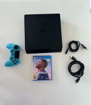 PS4 Slim 500GB Negra + FIFA 22 + Mando original