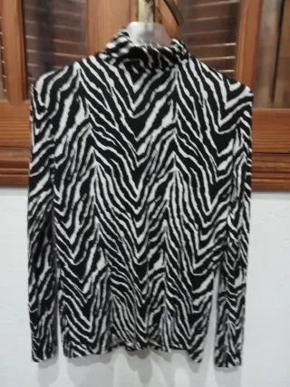 Jersey cuello cisne estampado cebra Tex Talla L
