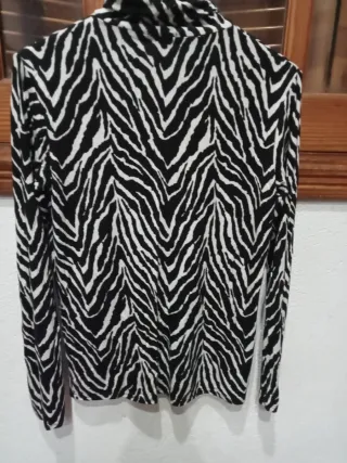 Jersey cuello cisne estampado cebra Tex Talla L