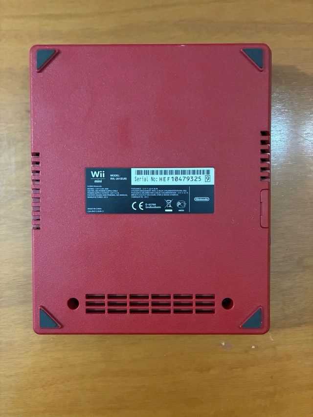 Nintendo Wii Mini Negra y Roja
