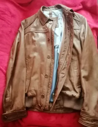 Cazadora de piel marrón