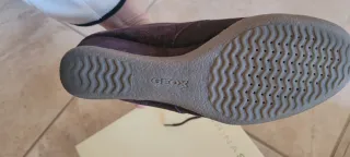 Stivaletti Geox Viola/bordeaux Camoscio