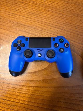 PS4 (PlayStation 4) con 2 mandos