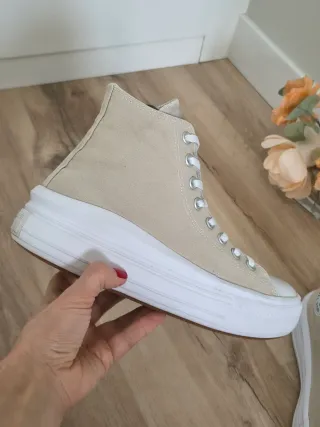 Converse con plataforma talla 41 color beige