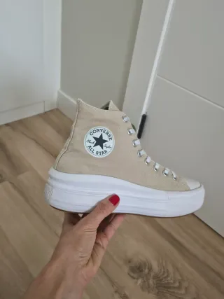 Converse con plataforma talla 41 color beige