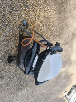 Barbacoa Weber Gas Blanca y Negra