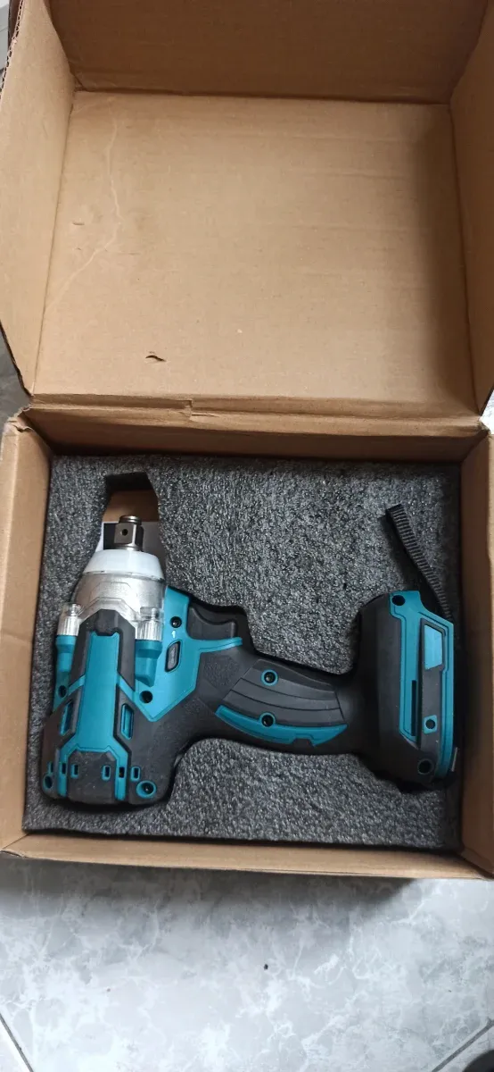 Llave de impacto compatible Makita