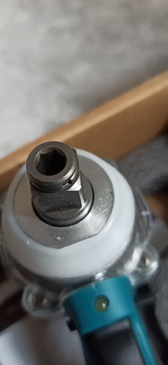 Llave de impacto compatible Makita