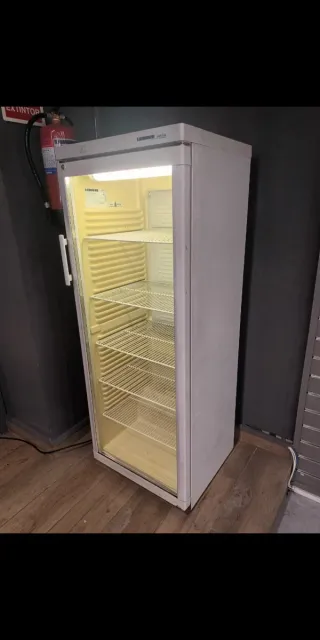 Nevera expositora Liebherr