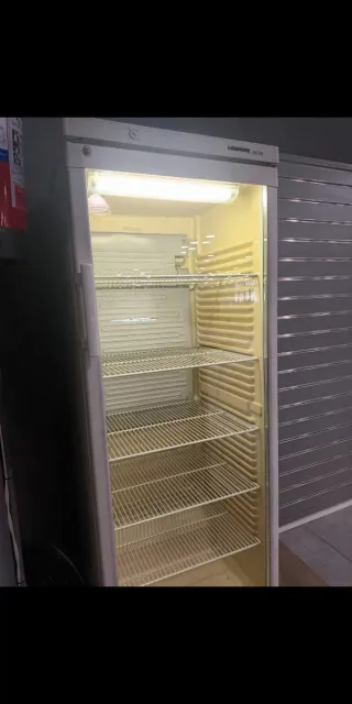 Nevera expositora Liebherr