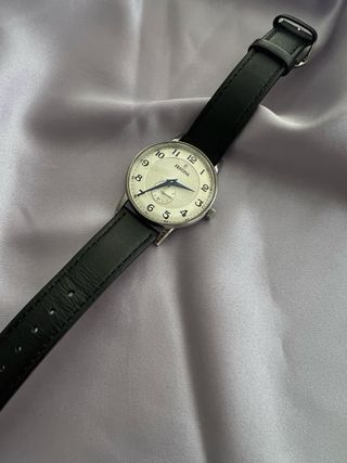 Reloj Festina Esfera Plateada Correa Negra