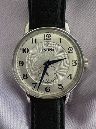 Reloj Festina Esfera Plateada Correa Negra