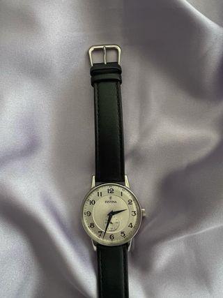 Reloj Festina Esfera Plateada Correa Negra