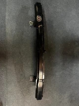 Traviesa Parachoques BMW E90 E91 E92 E93