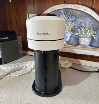 Macchina Caffè Nespresso Vertuo Bianca