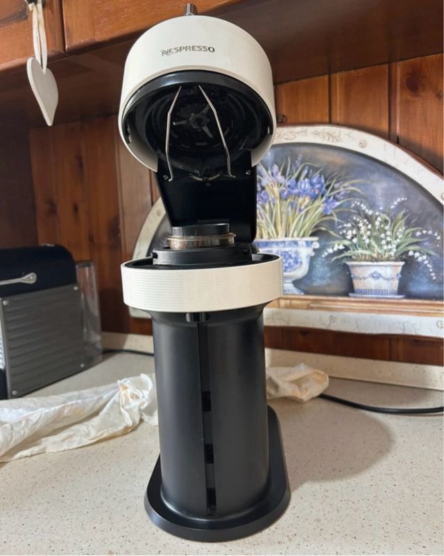 Macchina Caffè Nespresso Vertuo Bianca
