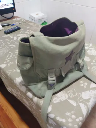 Bolso verde con estrella morada