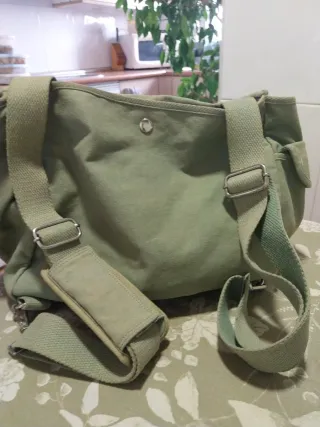 Bolso verde con estrella morada