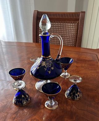 Decanter + 6 bicchierini con finiture oro zecchino