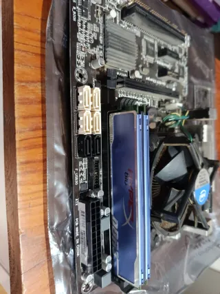 Pack Placa Base Gigabyte B85M-HD3 + CPU + RAM